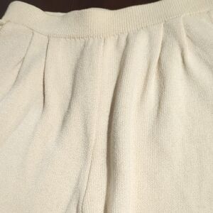 Cream knit st John basics 8